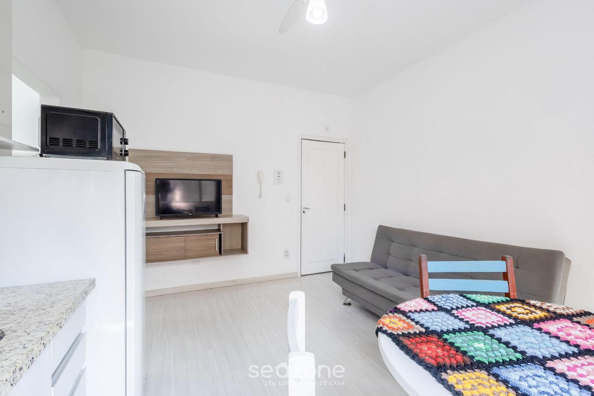 Bem Localizado, 200m Da Em Jurere Psd103 * Florianopolis